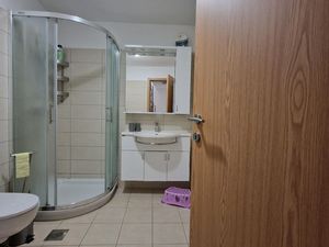 23587811-Ferienwohnung-8-Izola-300x225-5