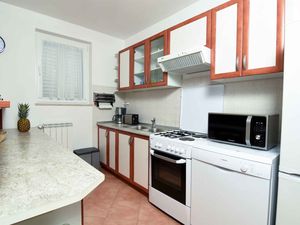 23958657-Ferienwohnung-4-Ičići-300x225-3