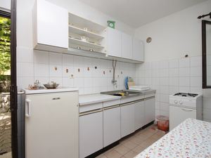 23929914-Ferienwohnung-9-Ičići-300x225-3