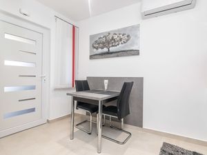 23943394-Ferienwohnung-2-Ičići-300x225-4