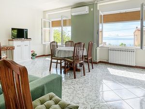 23720977-Ferienwohnung-4-Ičići-300x225-2