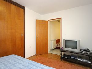 23926669-Ferienwohnung-3-Ičići-300x225-5