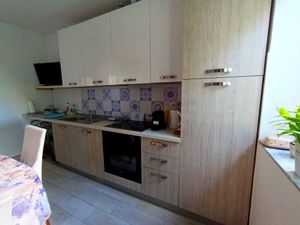 23931911-Ferienwohnung-4-Ičići-300x225-4