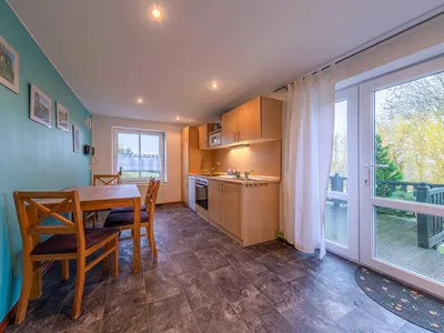 Ferienwohnung Graureiher Küche mit Essbereich