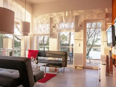 Ferienwohnung Fischadler Blick in den Wohnbereich