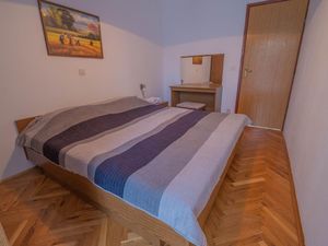 22953475-Ferienwohnung-4-Jadranovo-300x225-2