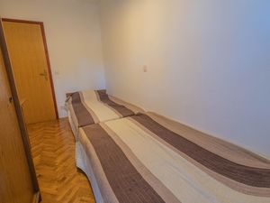 22953475-Ferienwohnung-4-Jadranovo-300x225-3