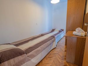 22953475-Ferienwohnung-4-Jadranovo-300x225-4