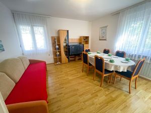 23374629-Ferienwohnung-8-Jadranovo-300x225-4