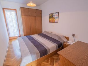 22953525-Ferienwohnung-4-Jadranovo-300x225-1