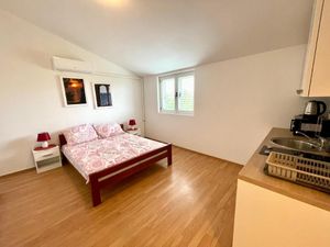 23784053-Ferienwohnung-2-Jadranovo-300x225-2