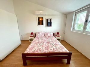 23784053-Ferienwohnung-2-Jadranovo-300x225-3