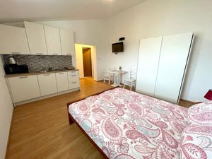 23784053-Ferienwohnung-2-Jadranovo-300x225-4