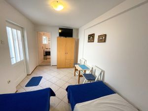 23273936-Ferienwohnung-2-Jadranovo-300x225-3