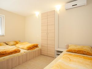 23939783-Ferienwohnung-3-Jadranovo-300x225-5