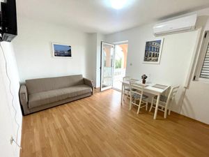 23784050-Ferienwohnung-4-Jadranovo-300x225-5