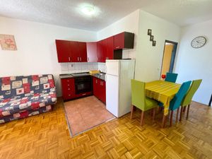 23350023-Ferienwohnung-4-Jadranovo-300x225-3