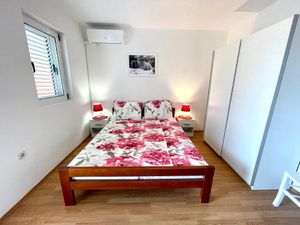 23784052-Ferienwohnung-2-Jadranovo-300x225-4