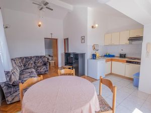 22954761-Ferienwohnung-4-Jadranovo-300x225-4