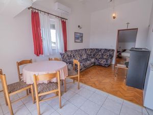 22954943-Ferienwohnung-4-Jadranovo-300x225-3