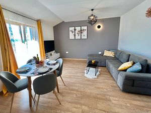 23783998-Ferienwohnung-3-Jadranovo-300x225-2