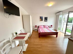 23784045-Ferienwohnung-2-Jadranovo-300x225-4