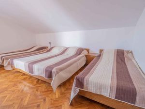 23769020-Ferienwohnung-4-Jadranovo-300x225-3