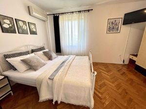 23769594-Ferienwohnung-2-Jadranovo-300x225-5