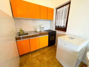 23769597-Ferienwohnung-4-Jadranovo-300x225-3