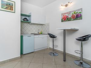 23724859-Ferienwohnung-7-Jadranovo-300x225-3