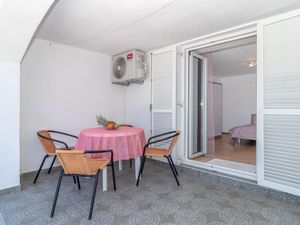 23746705-Ferienwohnung-3-Jadranovo-300x225-1