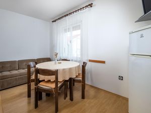 23748203-Ferienwohnung-4-Jadranovo-300x225-3