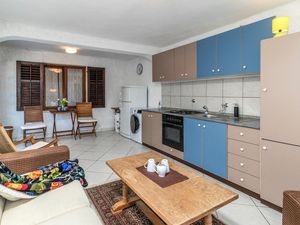 23765008-Ferienwohnung-2-Jadranovo-300x225-3