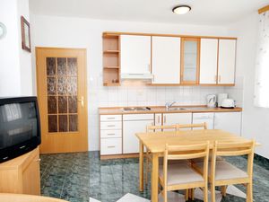 18689489-Ferienwohnung-4-Jadranovo-300x225-3