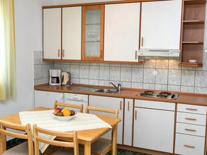 18694209-Ferienwohnung-4-Jadranovo-300x225-3