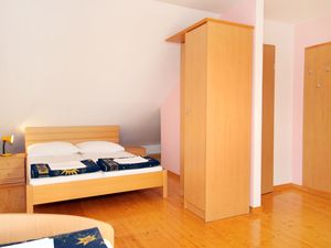 23927318-Ferienwohnung-5-Jadranovo-300x225-5