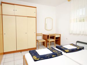 23928542-Ferienwohnung-4-Jadranovo-300x225-5