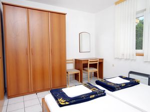 23928541-Ferienwohnung-4-Jadranovo-300x225-5