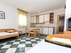 23928543-Ferienwohnung-4-Jadranovo-300x225-2