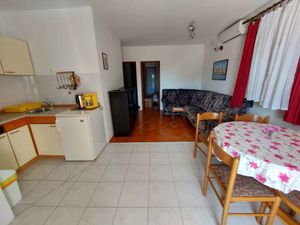 24031533-Ferienwohnung-4-Jadranovo-300x225-3