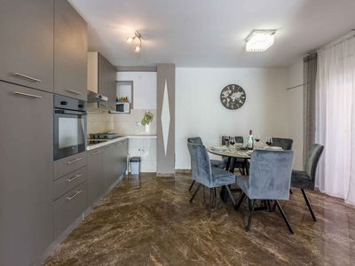 Ferienwohnung für 6 Personen (80 m²) in Jadranovo 8/10