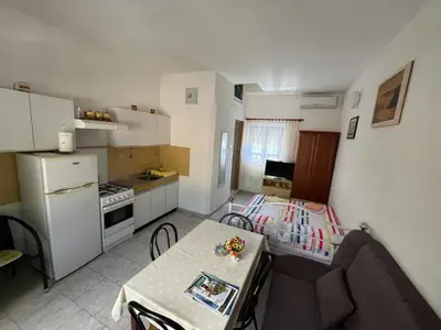 Ferienwohnung für 2 Personen (25 m²) in Jadranovo 8/10