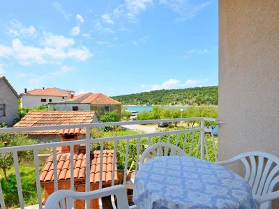 Ferienwohnung für 4 Personen (40 m²) in Jadrtovac 1/10