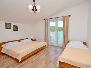 23958180-Ferienwohnung-4-Jadrtovac-300x225-5