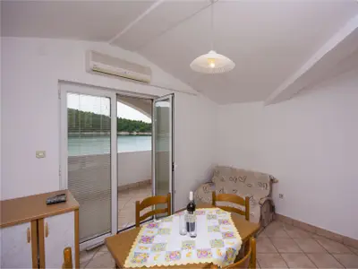 Ferienwohnung für 4 Personen (36 m²) in Jadrtovac 2/10