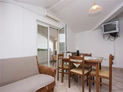 Ferienwohnung für 4 Personen (36 m²) in Jadrtovac 8/10