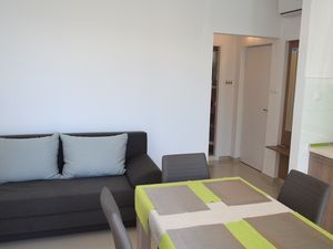 23927563-Ferienwohnung-4-Jakišnica-300x225-3