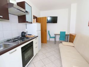 23931079-Ferienwohnung-3-Jakišnica-300x225-1