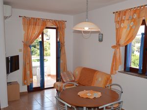 23927564-Ferienwohnung-4-Jakišnica-300x225-1