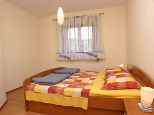 23927564-Ferienwohnung-4-Jakišnica-300x225-4